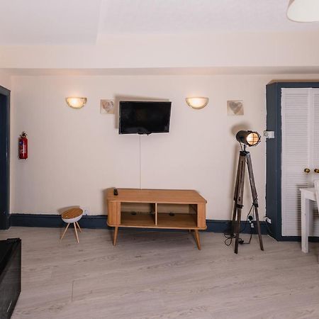 Old Town Central Apartments By The Castle Edinburgh Ngoại thất bức ảnh