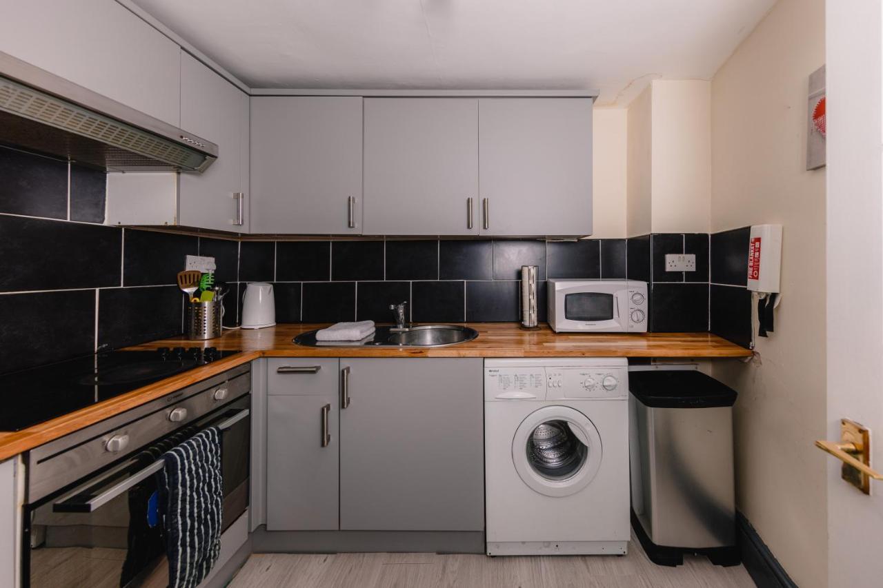 Old Town Central Apartments By The Castle Edinburgh Ngoại thất bức ảnh