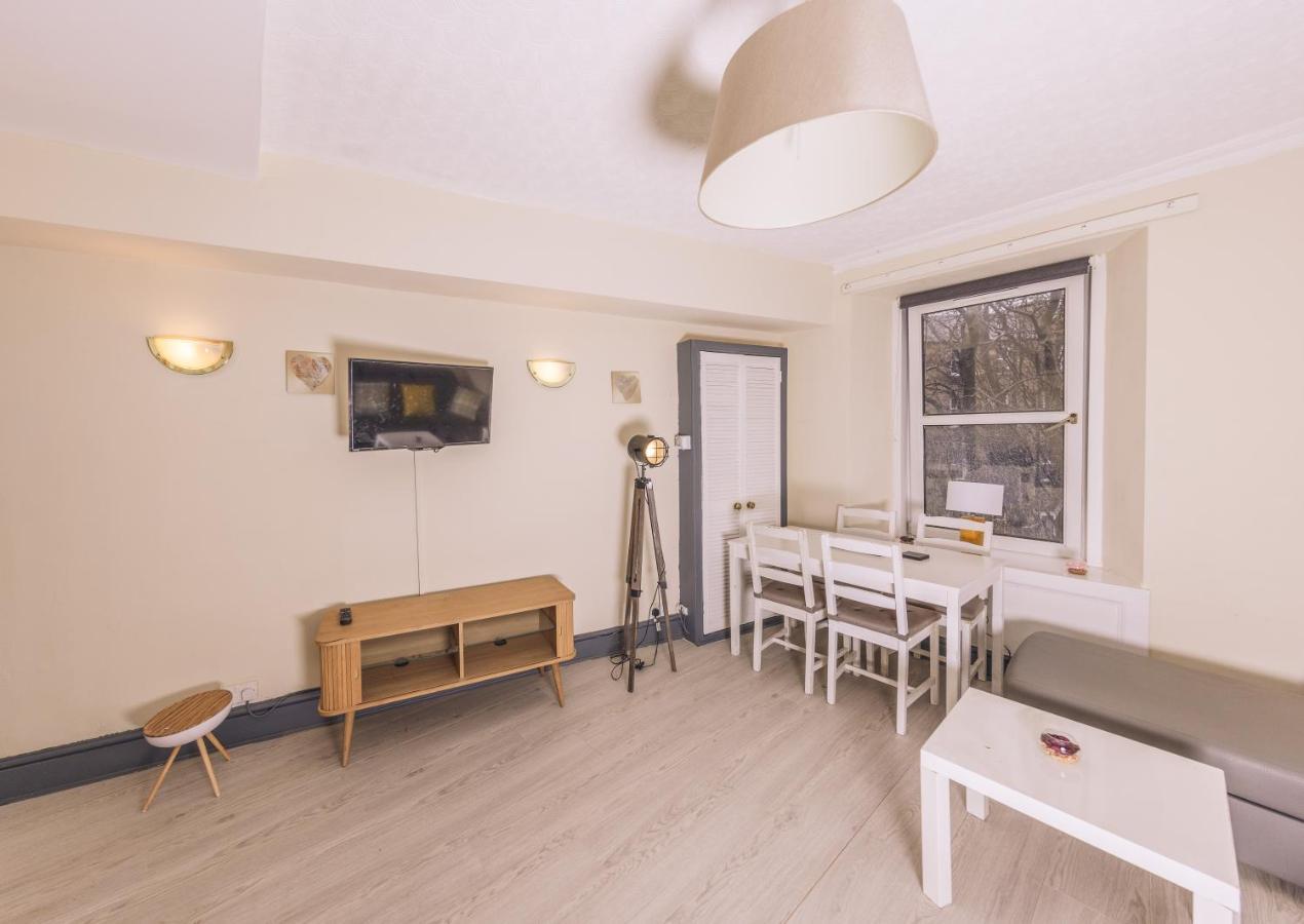 Old Town Central Apartments By The Castle Edinburgh Ngoại thất bức ảnh