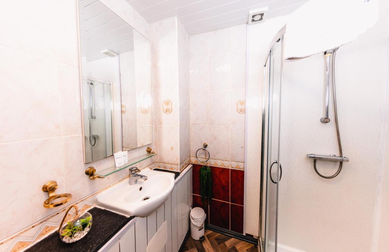 Old Town Central Apartments By The Castle Edinburgh Ngoại thất bức ảnh