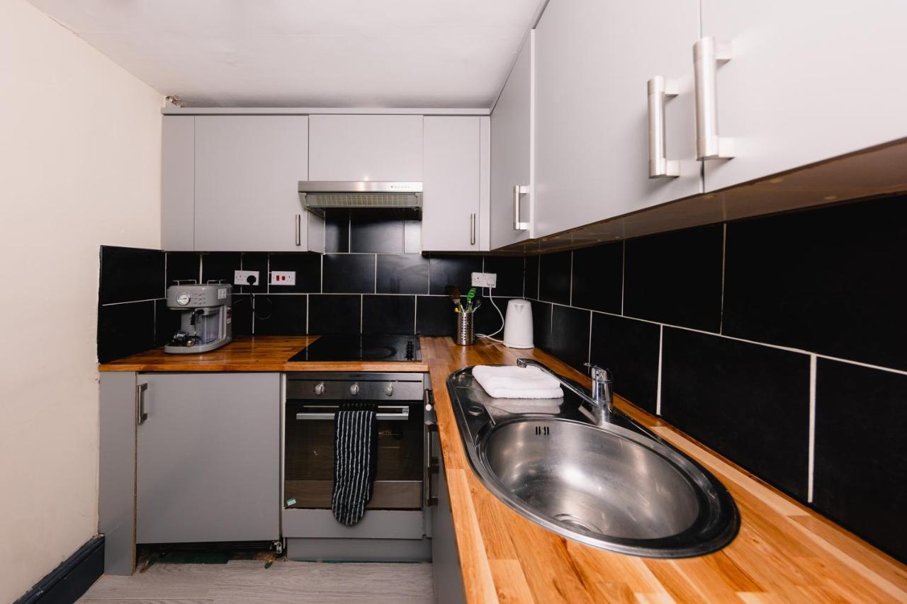 Old Town Central Apartments By The Castle Edinburgh Ngoại thất bức ảnh