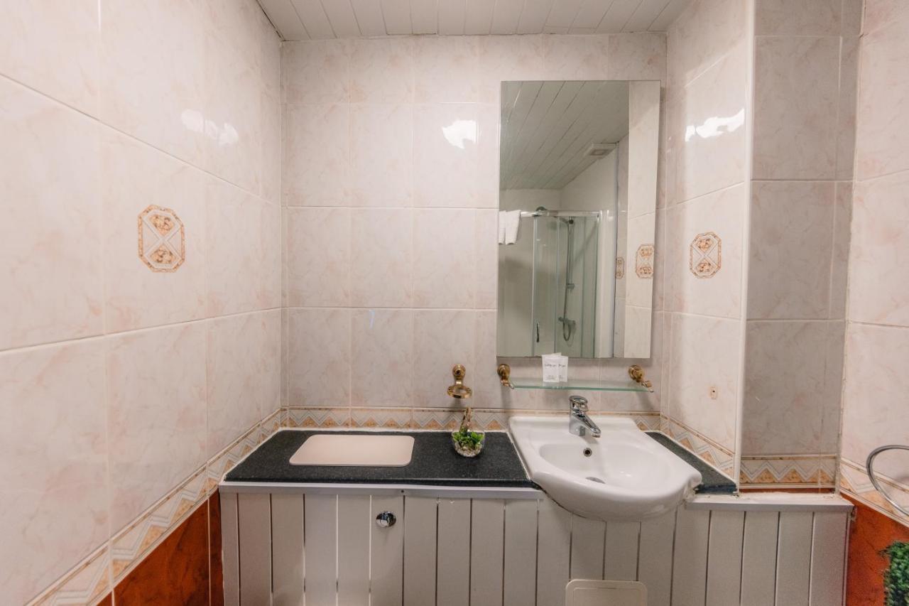 Old Town Central Apartments By The Castle Edinburgh Ngoại thất bức ảnh